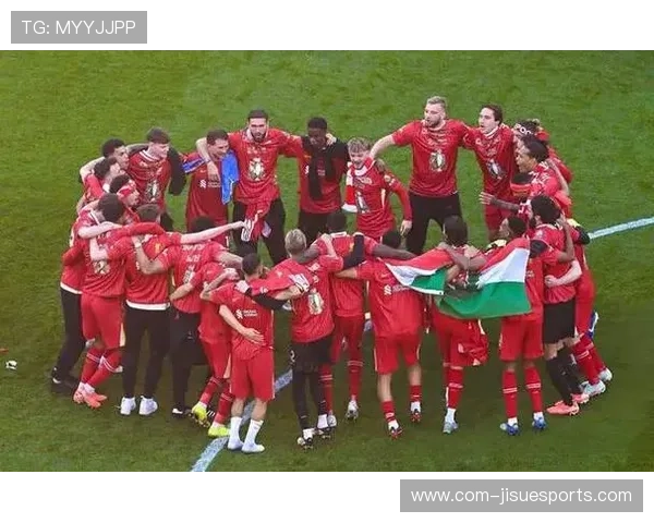 足球巨星告别心爱的球队离开后引发球迷泪目告别赛场时刻回顾